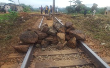 Dismissed Acelor Mittal workers block railway again in Nimba