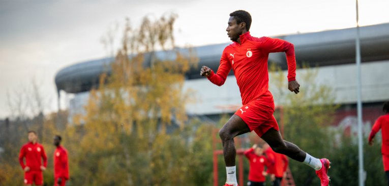 Trabzonspor Intensifies interest in signing Slavia Prague-defender