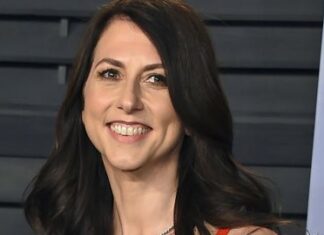 Jeff Bezos’ former wife files for divorce from second husband MacKenzie Scott