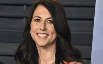 Jeff Bezos’ former wife files for divorce from second husband MacKenzie Scott