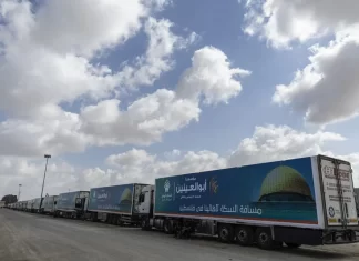 Gaza residents run out of food and water, as aid trucks back up at border Gaza crisis