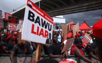 Ghanaians protesters turn anger on central bank Ghana Protests over economy