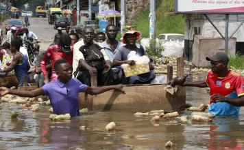 Flood hits Congolese capital Kinshasa as river rises to near-record level Dr. Congo