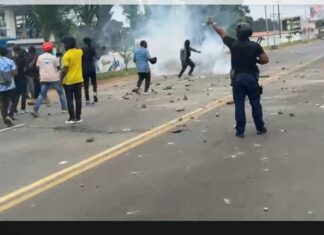 Tension Erupts Between Police and CDC Partisans During suspected Drug Raid Near Party Headquarters