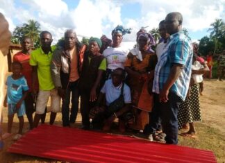 Lawmakers provide zinc to fire victims in Grand Gedeh