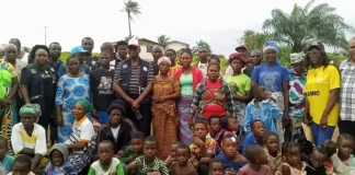 Former Ivorian refugees get residence permits