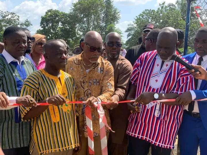 Speaker Koon opens water system in Bong