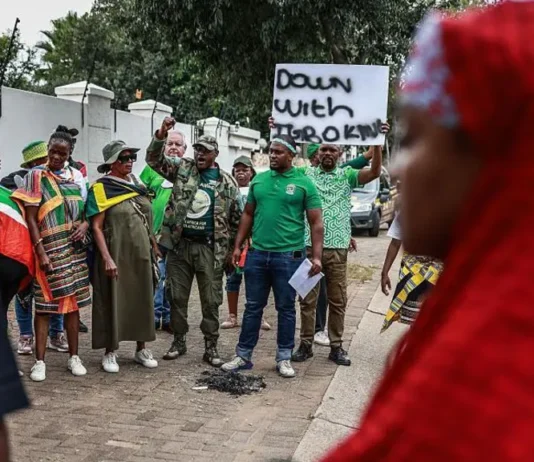 Nigeria warns its citizens in South Africa to be cautious after march turns violent