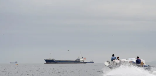 US blockade of Iranian ports takes effect as Trump threatens to destroy ‘attack ships’ Ships at Hormuz